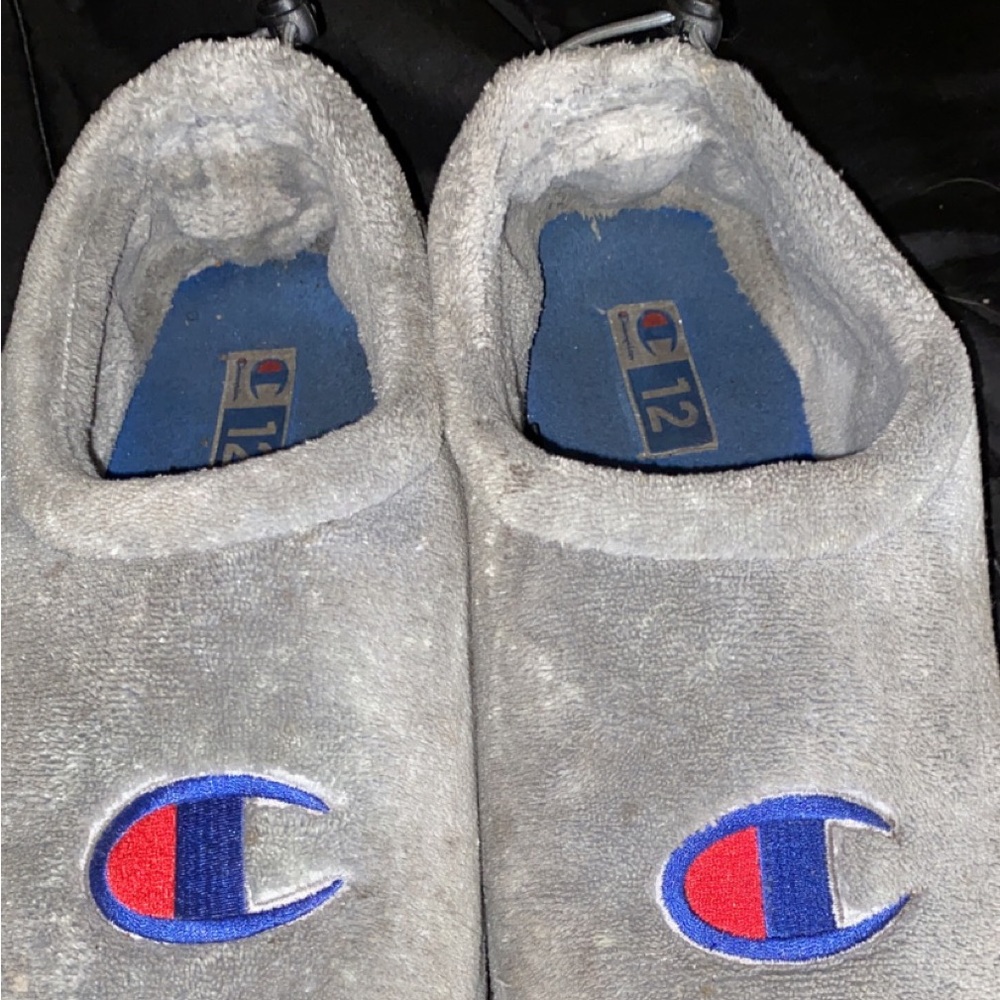 Male Champion Slippers Size 12